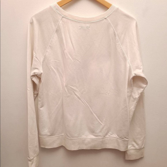 💗3/$25 White Old Navy White Sweater - Picture 2 of 4